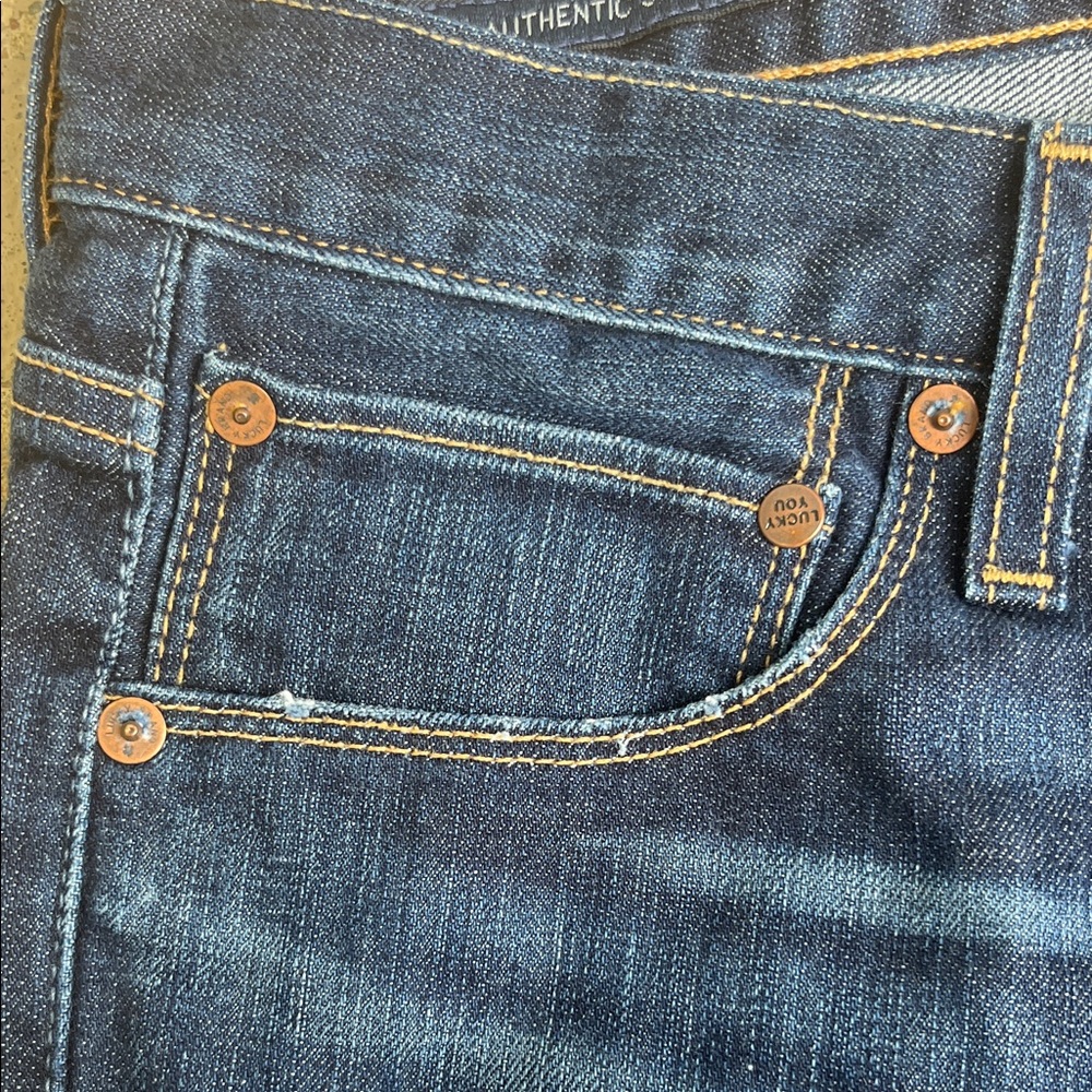 Like new Lucky Brand Dark Blue Skinny Jeans - Picture 5 of 16